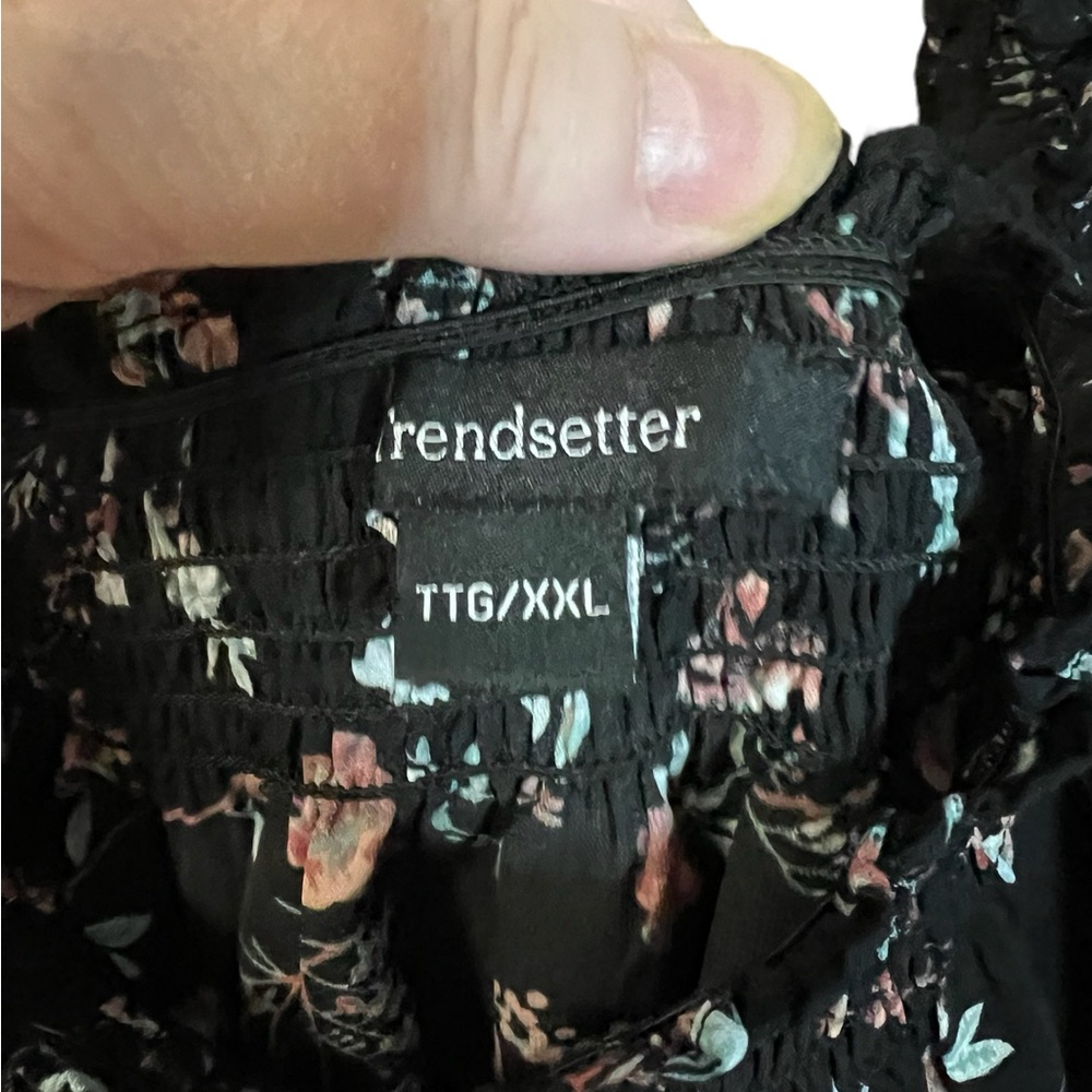 A Trendsetter blouse in size XXL - Picture 3 of 6
